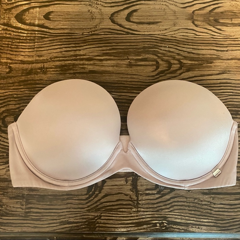 Blush Strapless Bra by Victoria Secret (32DD)